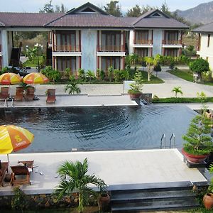Aniise Villa Resort